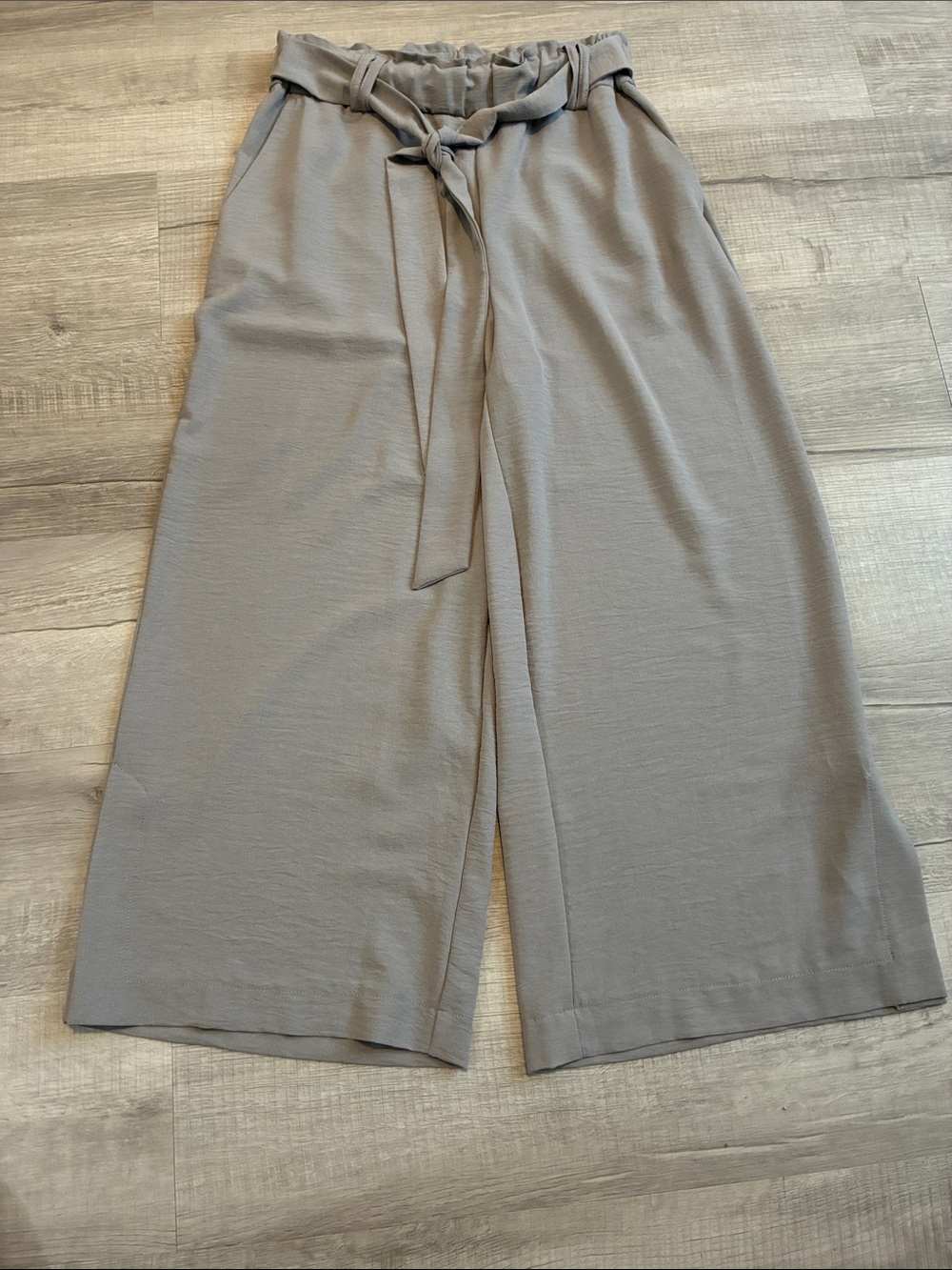Paperbag High-Waist Wide-Leg Pants in Gray (NEW)